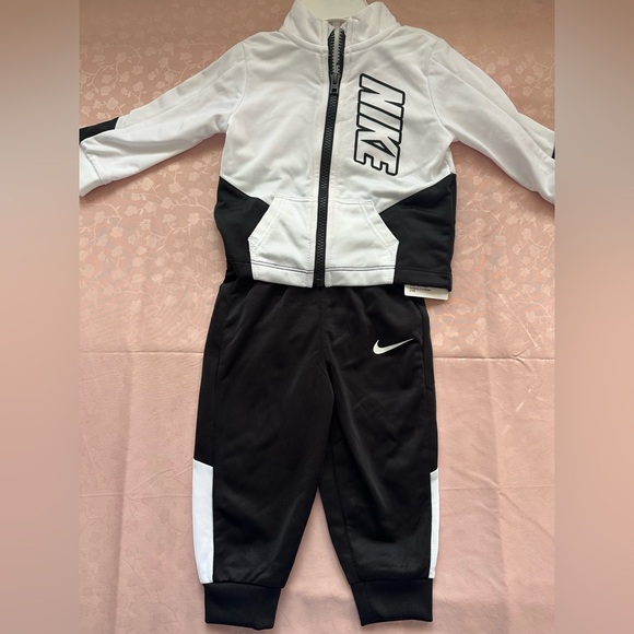 🆕Nike Baby Boy Dri Fit Full Zip Jacket/Jogger Pants Set - Picture 2 of 15